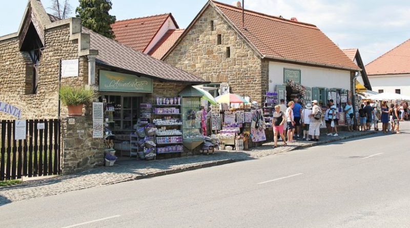 Ismét kétirányú a tihanyi Kossuth Lajos utca